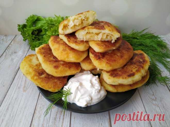 Картофельные пирожки с капустой на сковороде (можно запечь), мои фирменные