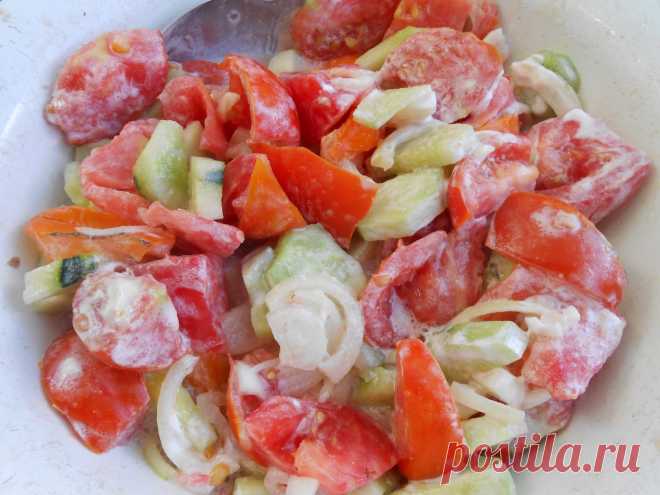 Даже самые обычные овощные салаты получаются вкуснее, чем в дорогом ресторане: весь секрет в... Наверно салат 