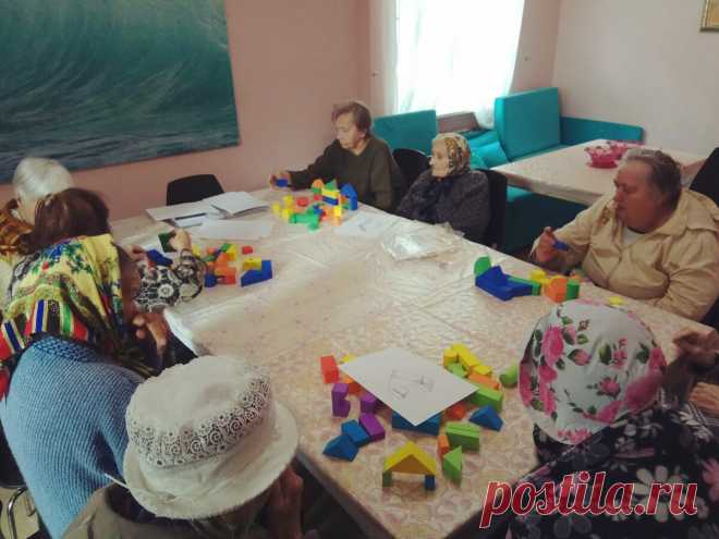 Возраст. Деменция у пожилого родственника. Как помочь человеку с деменцией?