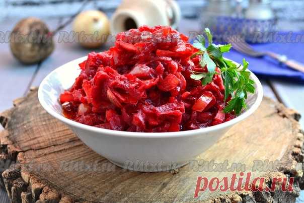 Жареная икра из свеклы от Елены Калининой

Пробовали ли вы, какой вкусной получается жареная икра из свеклы? Если нет, предлагаю ее приготовить! Все делается просто, на сковороде. Икра получается отличной, ее можно подать в качестве закуски или перекуса на кусочках хлеба, можно использовать и как гарнир к мясу или рыбе. Свеклу для жареной икры нужно выбирать обязательно сладкую, сахарную.
Для приготовления жареной икры из свеклы понадобится:
свекла (средняя) - 2-3 шт.;
лук...