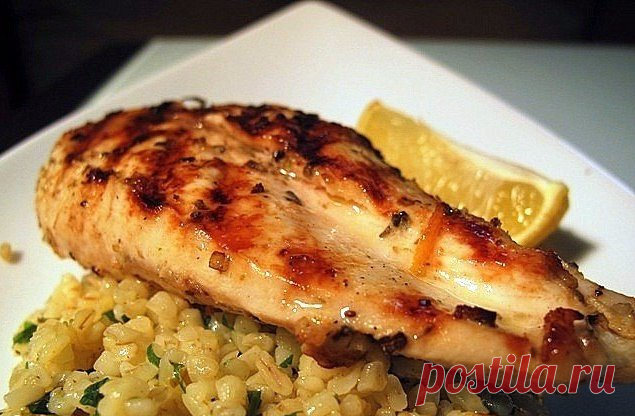 Румяная и аппетитная курочка в греческом стиле. Ваша семья останется сытой и довольной!