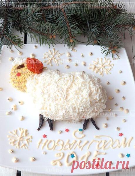 К новогоднему столу: слоеный салат из курицы "Бяшка" - Вкусные рецепты