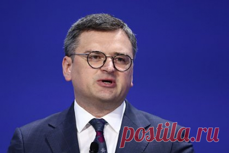 На Украине отчитаются перед ЕС о ситуации на поле боя. Министр иностранных дел Украины Дмитрий Кулеба в режиме видеоконференции отчитается об успехах Вооруженных сил республики перед коллегами из стран Европейского союза, собравшимися на плановую встречу в Люксембурге. Об этом по прибытии на заседание сообщила глава МИД Бельгии Аджа Лябиб.