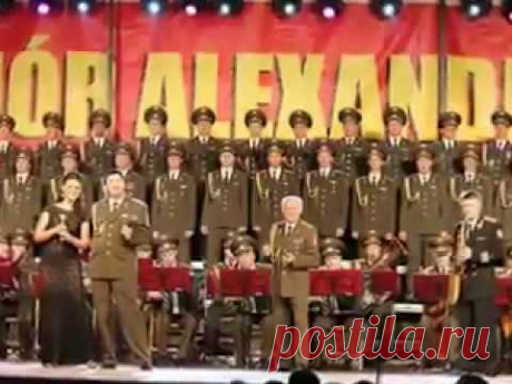 Вежливо люди с вежливым взглядом Вежливо смотрят, вежливо просят. Просто стоят они вежливо рядом, Просто оружие вежливо носят. Все будет хорошо, отлично буде...