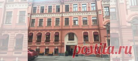 Аренда рейла вешало полки совместная аренда Щоурум женской дизайнерской одежды  приглашает к сотрудничеству по размещению вашей продукции. К вашим услугам рейлы, вешало, полки, стеклянный шкафчик для украшений. 3000 это минимальная аренда двух полок. Мы находимся на Арбате, в трёх минутах пешком ...