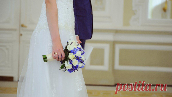 Чем отличается жизнь в гражданском браке от жизни в зарегистрированном
И что меняется при переходе из первого во второй Только кажется, что гражданский брак и официально зарегистрированный отличаются пустыми формальностями в виде штампа. На самом деле проблема куда обширнее. Если уж смотреть глобально, то церковь вообще считает супругами только тех, кто прошел через обряд венчания, но сегодня мы не об этом. Если взять только моральную […]
Читай дальше на сайте. Жми подробнее ➡