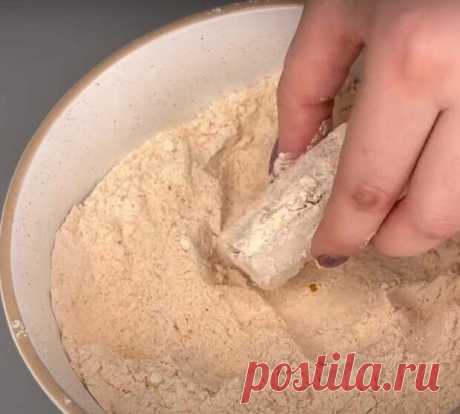 Приготовление рыбы отнюдь бывает сложнее, чем приготовление мяса. Дело в том, что рыбное филе более уязвимо. Его легко пережарить, оно быстрее впитывает различные специи. К слову, не все приправы подходят к рыбе. Поэтому лучше не использовать те специи, которые не рекомендованы к морепродуктам. - 4 октября - 43459953644 - Медиаплатформа МирТесен