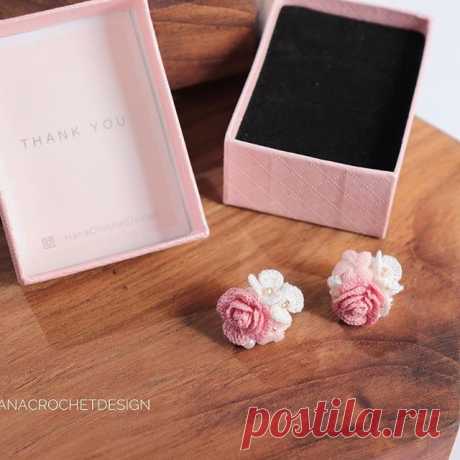 Hand crocheted rose earrings for your bridesmaid gift.

Made from cotton thread, finished with gold filled / silver stud

Dm for price .
#crochetgram #crochetaccessories #crochetjewelry #handmadejewelry #handmadejewellery #handcrafted #handmadeflowers #sgmummy #sgmom #sgfashion #weddingku #bridesmaidgift #damngoodstitch #sgbridesmaid #mompreneur #mommytime #weddingjewelry #weddingnecklace #havefunwithyarn #womenentrepreneurs #etsyhandmade #miniatureflowers #sgcrafters #sup...