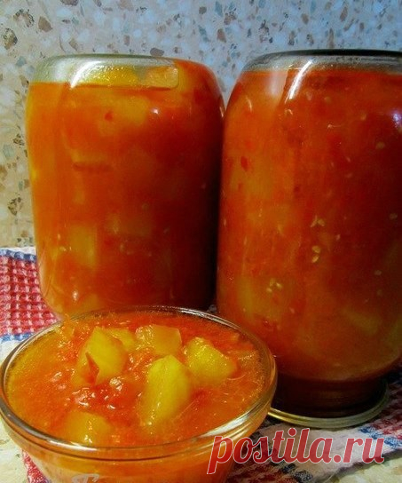 Кабачки нежные с перчиком чили.
Татьяна Бабенко 

4 кг.кабачков нарезать кубиками,далее в отдельную посуду на комбайне протереть 10 помидор и 5 перцев. в томатную массу добавить 200мл масла растит.,2ст.л.соли,200г.сахара,1,5ст.воды, пол ч.л.чили молотого, 100г.9% уксуса,доводим массу до кипения и пускаем кабачки, тушим 30-35 минут,добавляем 2ч.л. уксус.эссенции и закатываем в стерилиз.банки.