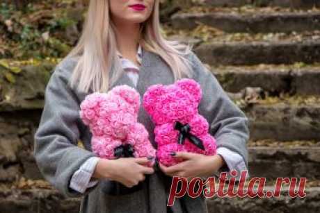 Мишки из роз. Хит 2018-2019 года! | 🌺Чудо-мишки из роз🌺 Такие милые, забавные, необыкновенные мишки из роз! - Только экологичные материалы; - Качественная сборка, что гарантирует сохранность подарка на долгие годы; - Нежный на ощупь, просто прелесть! - Стильный подарок, уместный для любого праздника и случая. Цвета: красный, кремовый, ярко-розовый, нежно-розовый Мишка из Роз 23см и КОРОБКА В ПОДАРОК. Цена 2490 руб. Мишка из Роз 40см + КОРОБКА В ПОДАРОК. Цена 3390 руб. Ми...