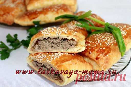 Вкусные пирожки с печенью из слоеного теста
