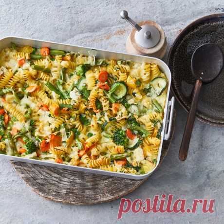 Einfacher Gemüse-Nudel-Auflauf Rezept | WW Deutschland Koche jetzt Einfacher Gemüse-Nudel-Auflauf in 35 und entdecke zahlreiche weitere Weight Watchers Rezepte.