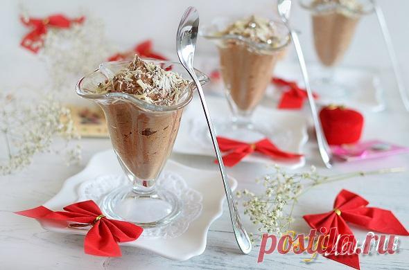 Шок-манже с бархатистым, шоколадным вкусом. В замороженном виде этот десерт напоминает мороженое, а когда подтает, то это скорее суфле.