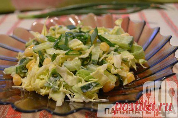 Салат из свежей капусты с кукурузой и огурцом / Свежие рецепты