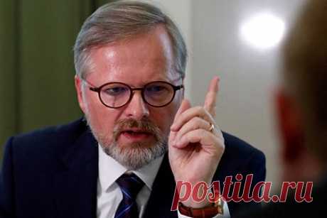 Премьера Чехии обвинили во втягивании страны в конфликт с Россией. Обозреватель Parlamentni listy Михал Малы обвинил премьер-министра Чехии Петра Фиалу в том, что тот целенаправленно действует против интересов страны, поставляя оружие Украине, чем ставит под угрозу сограждан. «Кроме того, он отстаивает принцип коллективной вины: кто русский — тот враг», — заявил он.