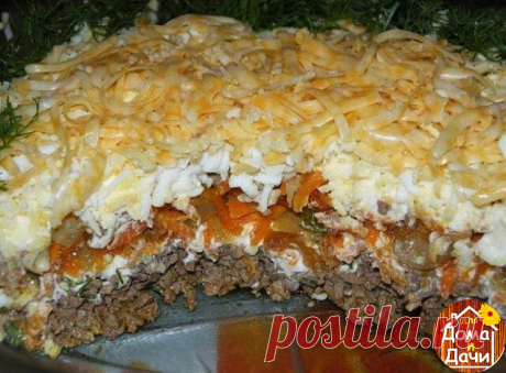 САЛАТ С КУРИНОЙ ПЕЧЕНЬЮ 

ИНГРЕДИЕНТЫ:
● 300-400гр.куриной печени,
● 2-3 соленых огурчика,
● 2 крупных луковицы,
● 2 крупных моркови,
● 3 яйца,
● 50гр.сыра,
● укроп,
● 2-3 зубчика чеснока,
● майонез.

ПРИГОТОВЛЕНИЕ:
1 слой - отварная печень (на крупной терке),
2 слой-огурчики на крупной терке,
3 слой-морковь (на крупной терке), обжаренная с луком, посыпать слой чесноком(через пресс),
4слой -яйца (на крупной терке),
5 слой - посыпать сыром и по кругу -зеленью.
Между слоями ...