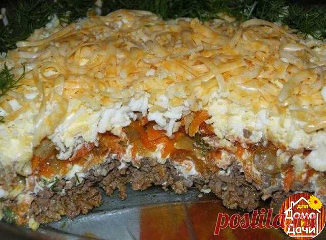 САЛАТ С КУРИНОЙ ПЕЧЕНЬЮ 

ИНГРЕДИЕНТЫ:
● 300-400гр.куриной печени,
● 2-3 соленых огурчика,
● 2 крупных луковицы,
● 2 крупных моркови,
● 3 яйца,
● 50гр.сыра,
● укроп,
● 2-3 зубчика чеснока,
● майонез.

ПРИГОТОВЛЕНИЕ:
1 слой - отварная печень (на крупной терке),
2 слой-огурчики на крупной терке,
3 слой-морковь (на крупной терке), обжаренная с луком, посыпать слой чесноком(через пресс),
4слой -яйца (на крупной терке),
5 слой - посыпать сыром и по кругу -зеленью.
Между слоями ...