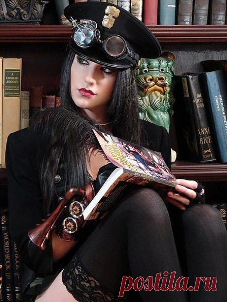 Любой мужчина, несомненно, непревзойденный знаток женских тел, но женская душа для него, как айфон для макаки.(с)