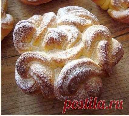 Воздушные кружевные булочки. Перед такой красотой никто не устоит! Посмотрите как легко можно сделать эти кружева... | Четыре вкуса