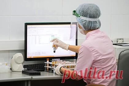 Разработан новый способ диагностики сердечно-сосудистых заболеваний. Российские ученые Балтийского федерального университета имени Иммануила Канта разработали новый метод диагностики сердечно-сосудистых заболеваний, основанный на анализе крови. Метод основан на отслеживании активности тромбоцитов с помощью наночастиц из платины, отвечающих за свертываемость.
