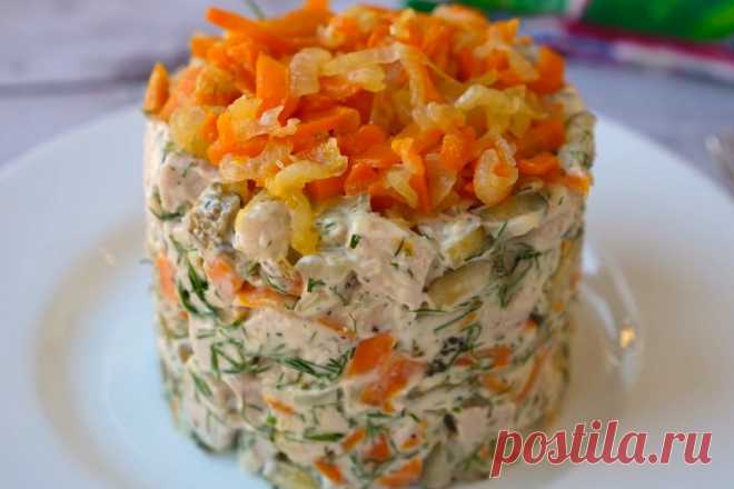 Салат «Обжорка» с курицей: простой, сытный и вкусный