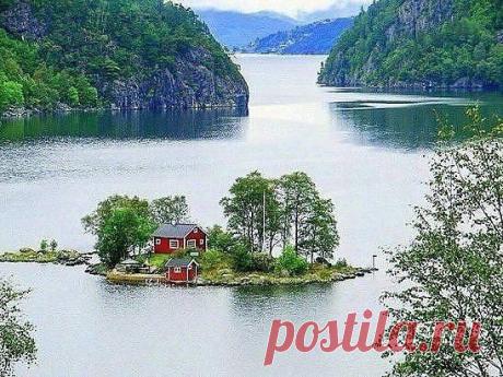 Иногда хочется сбежать от всего... именно в такие места.....