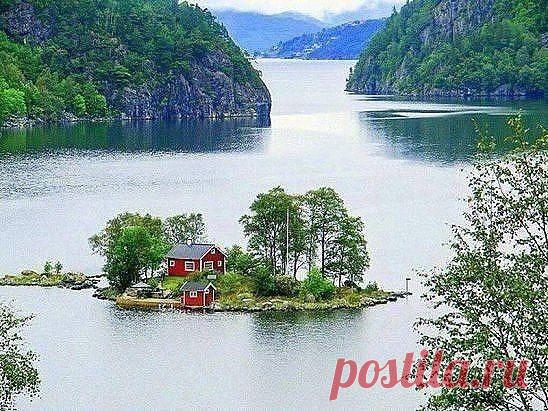 Иногда хочется сбежать от всего... именно в такие места.....