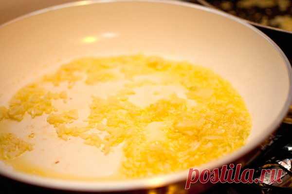 Этот рецепт перевернет твои представления о котлетах!  Нужно только 25 минут… Этот рецепт перевернет твои представления о котлетах! Нужно только 25 минут…
Котлеты, запеченные в духовке, куда интереснее паровых по вкусу. Да и мороки с ними меньше, чем с обыкновенными, обжаренным…