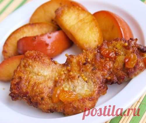 Свиные отбивные с яблоками