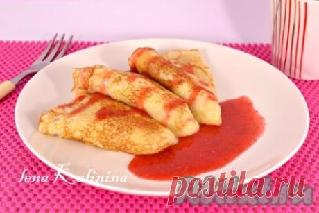 Вкусные блины на сметане и воде - рецепт с фото Хочу предложить вам замечательный рецепт очень вкусных блинов на сметане и воде. Блинчики получаются просто изумительными: нежными, прямо "тающими" во рту. Такие блины можно подать на завтрак с любым джемом, вареньем, медом или просто с сахаром. Попробуйте! Ингредиенты