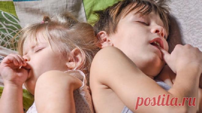 Что делать, если ребёнок постоянно сосёт палец? | Семья и ребенок