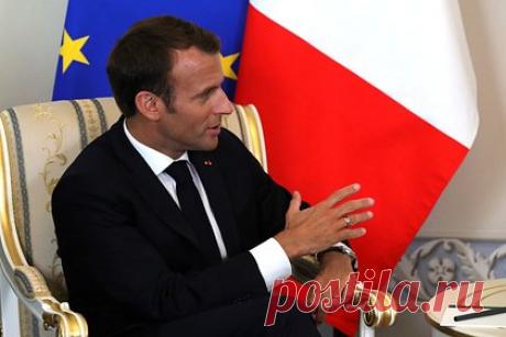 На саммите в Гранаде разразился дипломатический скандал. Президент Франции Эммануэль Макрон и премьер Италии Джорджа Мелони спровоцировали дипломатический скандал на неформальном саммите Европейского политического сообщества в испанской Гранаде. Макрон и Мелони во время саммита согласились провести встречу с британским премьером Риши Сунаком по вопросу миграции.