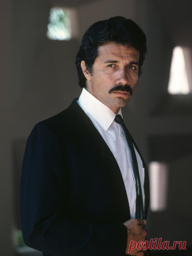 Эдвард Джеймс Олмос, 24 февраля, 1947