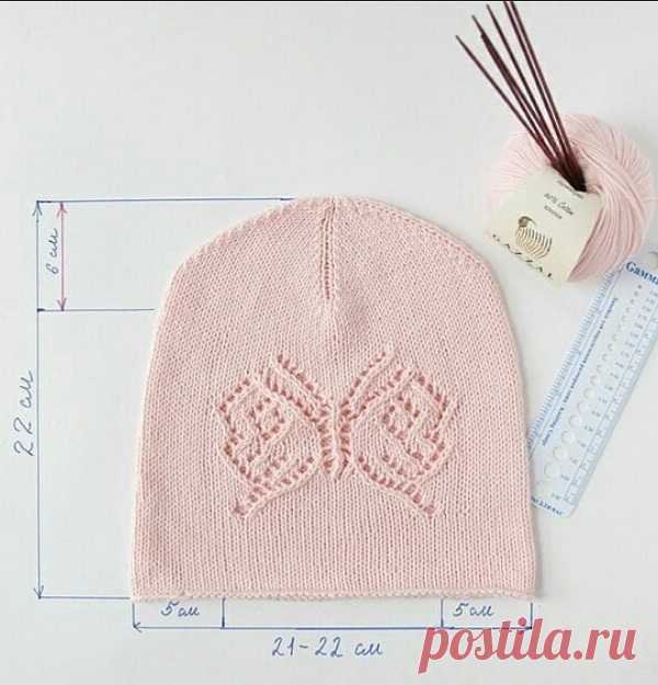 Шапка с узором Бабочка спицами
