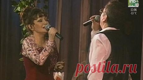 Венера Ганиева, Нурутдин Хусаинов - Кара эле кузлэремэ
Венера Ганиева, Нуретдин Хөсәенов - Кара әле күзләремә
Азат Хөсәенов көе, Шәмсия Җиһангирова сүзләре