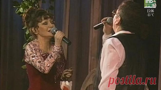 Венера Ганиева, Нурутдин Хусаинов - Кара эле кузлэремэ
Венера Ганиева, Нуретдин Хөсәенов - Кара әле күзләремә
Азат Хөсәенов көе, Шәмсия Җиһангирова сүзләре