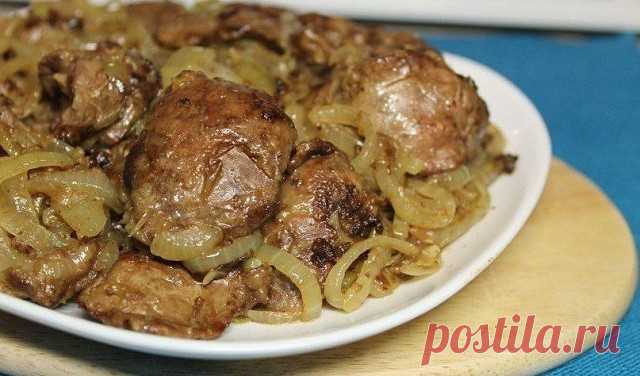 САМЫЙ ВКУСНЫЙ РЕЦЕПТ ПЕЧЕНИ
Ингредиенты:
600 г - говяжьей печени 
1 шт.- яйцо 
3 зубчика - чеснока 
1 ч. л. - сахара 
1 ч. л.- соли (без горки) 
0,5 ч. л. -соды 
1 шт.- луковица 
масло растительное -для жарки 
мука кукурузная - для панировки 
Приготовление:
Печень вымыть, обсушить, удалить пленку и нарезать крупными кусочками. 
Приготовить маринад: в миске взбить яйцо с солью, сахаром, содой и чесноком, пропущенным через пресс. Залить полученной смесью кусочки печени и ост...