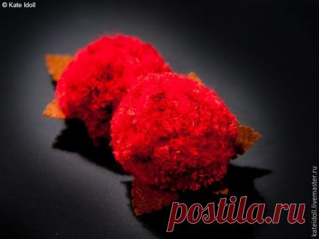 Делаем забавные заколки-помпоны