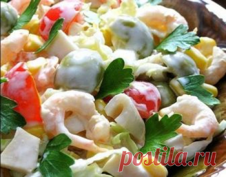 Салат с креветками, кальмарами, оливками и кукурузой ИНГРЕДИЕНТЫ пекинская капуста 200 г яйцо 3 шт консервированные кальмары 1 банка (185 г) креветки (отварные) 150 г кукуруза 400 г оливки 80 г помидоры черри 8 шт майонез зелень петрушки ПРИГОТОВЛЕНИЕ Яйца отварить до готовности, охладить, очистить, нарезать соломкой. Помидоры черри вымыть, обсушить, разрезать на четыре части. С кальмаров, оливок и кукурузы слить жидкость, […]
