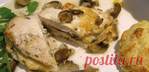 Грудка индейки, запеченная с сыром и грибами / Простые рецепты