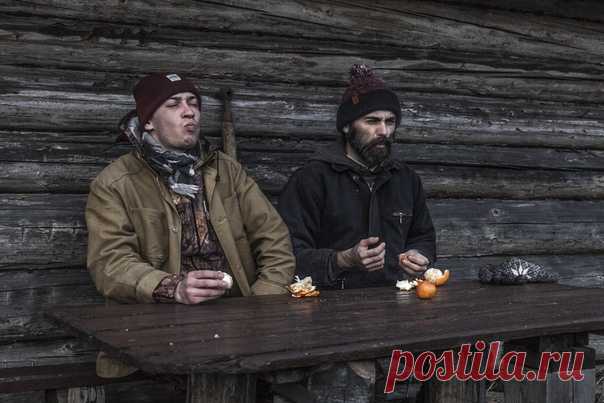 «Парни с мандаринами – мой ответ Валентину Серову», – говорит фотограф Станислав Напалкин, сделавший этот кадр в деревне Шанёво, спрятавшейся на Валдайской возвышенности. Фотография участвует в конкурсе «Россия – моя страна»: nat-geo.ru/contest/rossiya-moya-strana/