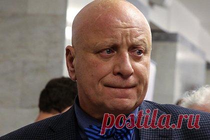 В МГИМО прокомментировали увольнение пригласившего Урганта на лекцию профессора. Заместитель декана факультета международной журналистики МГИМО Юрий Кобаладзе уволен по собственному желанию. Профессор не работает в вузе с 14 ноября. Сам Кобаладзе комментировать информацию о своем увольнении отказался. Преподаватель покинул МГИМО после того, как пригласил на лекцию Ивана Урганта.