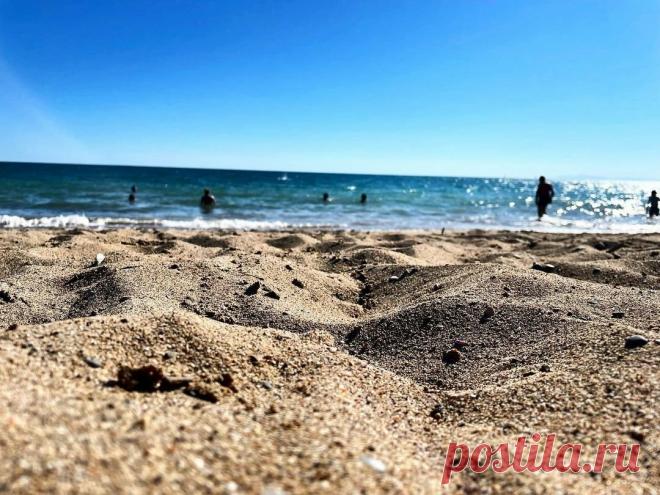 В Турцию лететь не хотела, долго упиралась — в итоге все сыты, довольны и веселы. Отзыв туриста  про отель. Турция: отель Club Magic Life Kiris World. Отзывы туристов об отдыхе в Турции. В прошлом году мы с мужем купили путевку на двоих в этот отель. Когда мы прилетели, то были в шоке от того, что в отеле было всего 3 русских семьи — наши друзья и еще одна пара из Питера. Все остальные — турки, а также англичане, французы, бельгийцы и другие. Поселились мы в номере на шестом этаже, все было от…