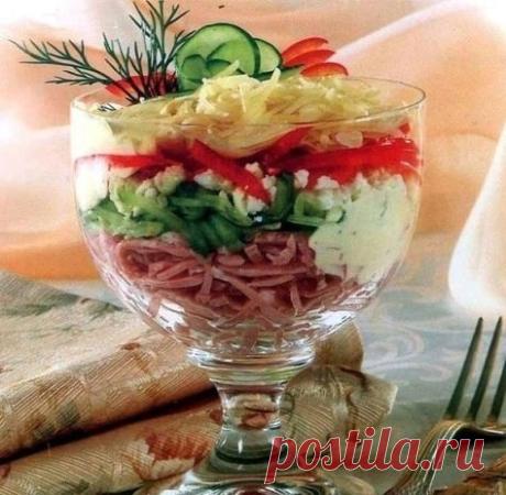 Привет всем
Салат-коктейль с ветчиной и сыром.
Ингредиенты:
- 100 г ветчины
- 100 г сыра
Показать полностью…