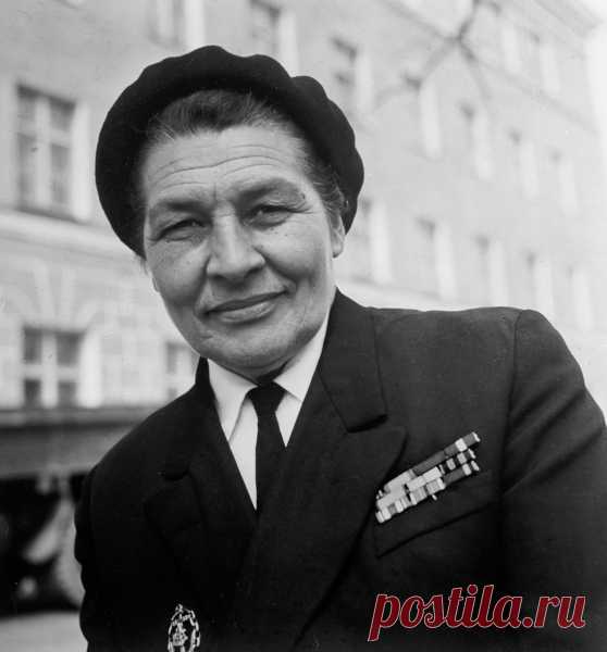 Капитан Анна: покорительница льдов, хозяйка морей, первая в профессии . Милая Я