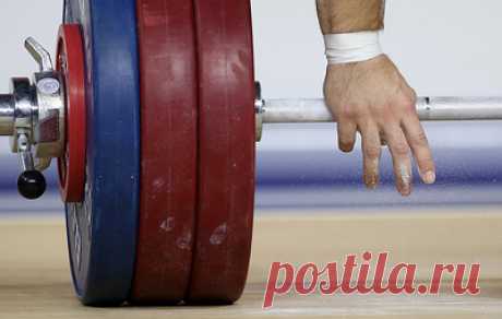 IWF отстранила 16 российских штангистов, включая чемпиона мира Иванова. Санкции ко всем спортсменам применены на основании базы данных LIMS московской антидопинговой лаборатории