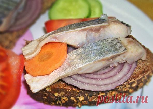 Селедка в маринаде из белого вина с морковью