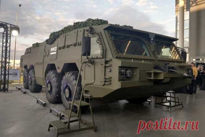 2020 август. АО «Мытищинский машиностроительный завод», входящего в ГК «Калашников», представил новую разработку – специальное корпусное колесное шасси (СККШ-586). Облегченный алюминиевый корпус шасси, обеспечивающий пуле-взрывозащищенность без дополнительных навесных элементов, позволяет более эффективно использовать полезный объем и снизить конечную массу изделия. Обладая высокой проходимостью СККШ способно вплавь преодолевать водные преграды за счёт использования двух водомётных движителей