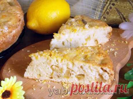 Шарлотка без яиц на кефире с яблоками