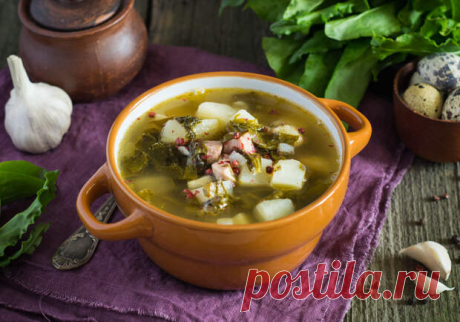 Хорватский суп с молодой зеленью - БУДЕТ ВКУСНО! - медиаплатформа МирТесен Простой в приготовлении летний суп с большим количеством молодой зелени. А благодаря небольшому количеству копченостей – еще и очень аппетитный! Общее время готовки – 30 минут Активное время готовки – 15 минут Калорийность на 100 гр – 94 ккал Количество порций – 6 порций Ингредиенты: Лук репчатый